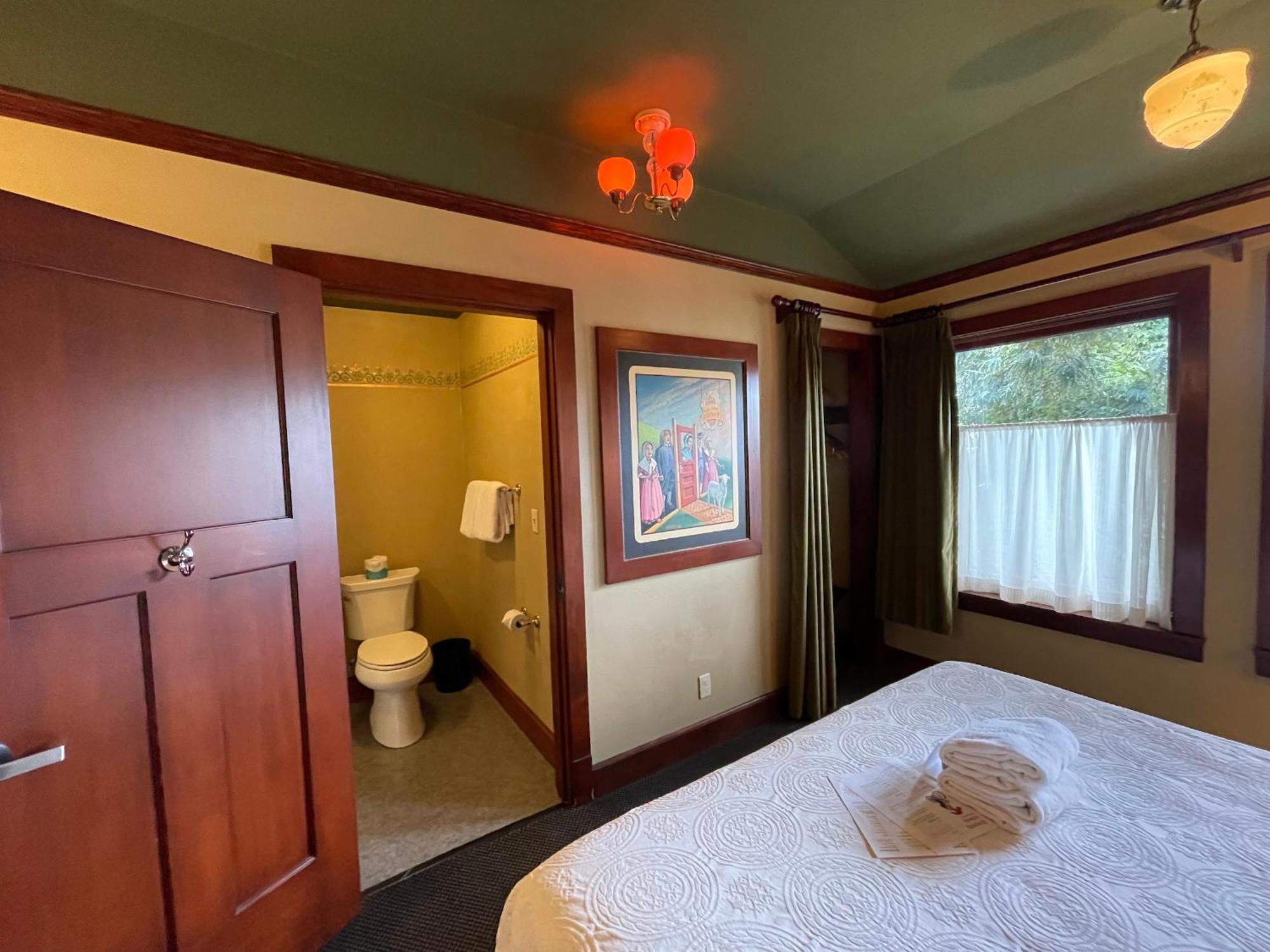 Mcmenamins Kennedy School Hotel Портланд Екстериор снимка