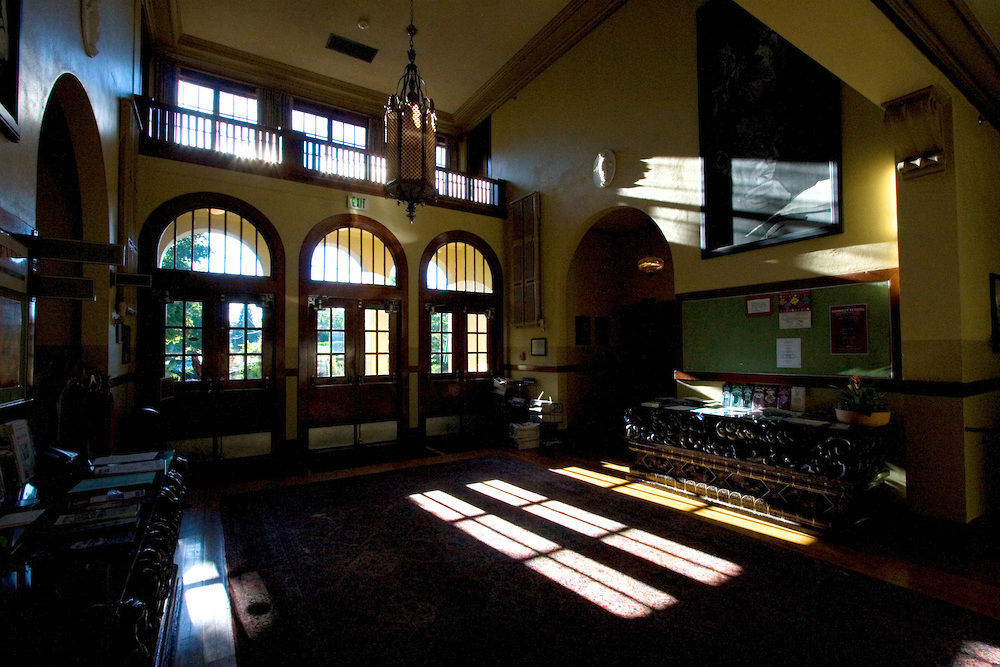 Mcmenamins Kennedy School Hotel Портланд Екстериор снимка