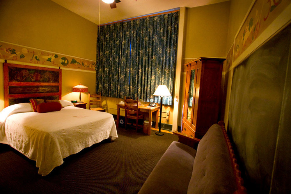 Mcmenamins Kennedy School Hotel Портланд Екстериор снимка