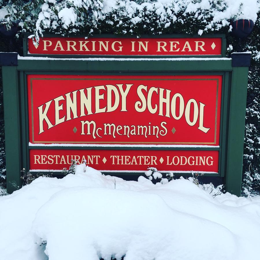 Mcmenamins Kennedy School Hotel Портланд Екстериор снимка