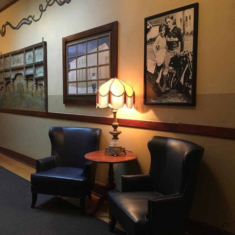 Mcmenamins Kennedy School Hotel Портланд Екстериор снимка