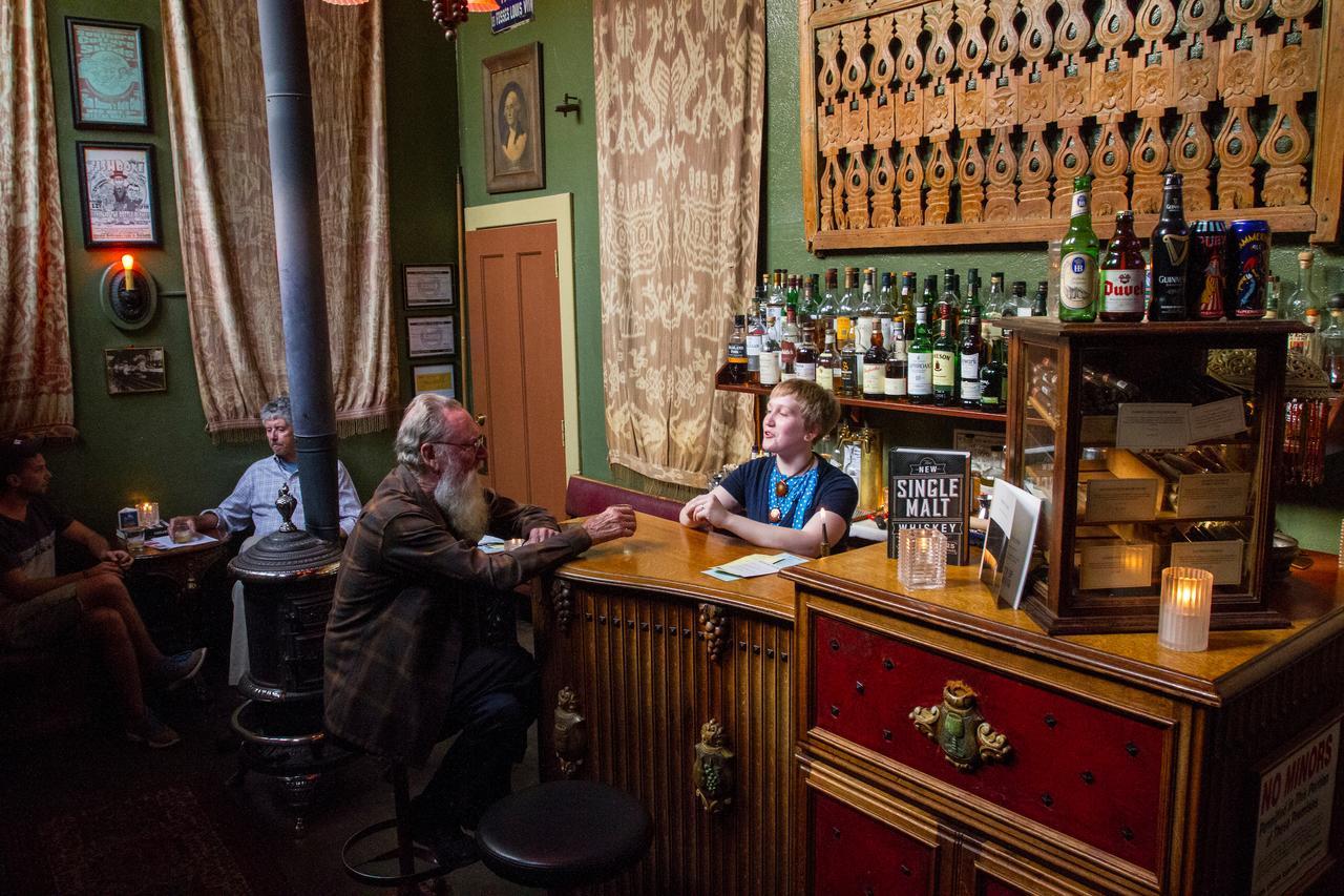 Mcmenamins Kennedy School Hotel Портланд Екстериор снимка